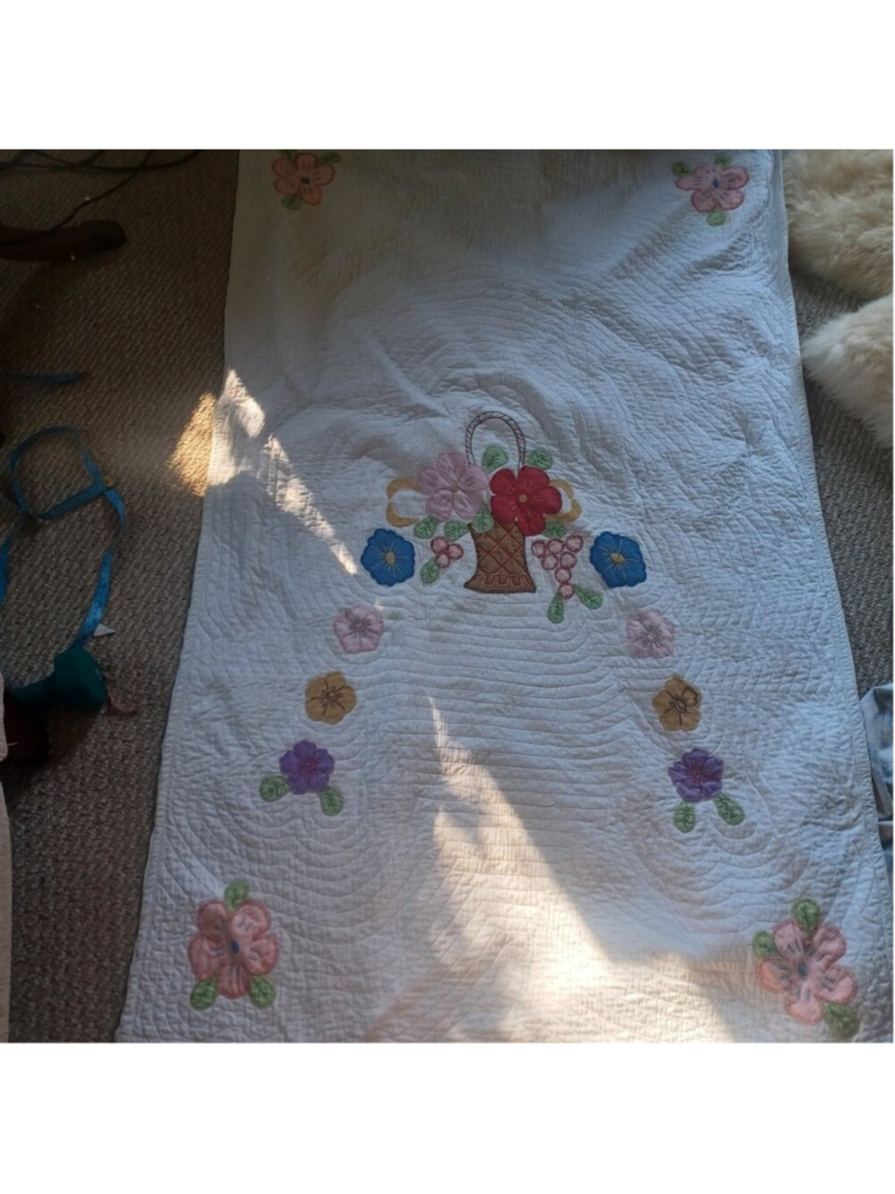 Vintage Small floral handmade quilt or throw 32‎ by 52 inches